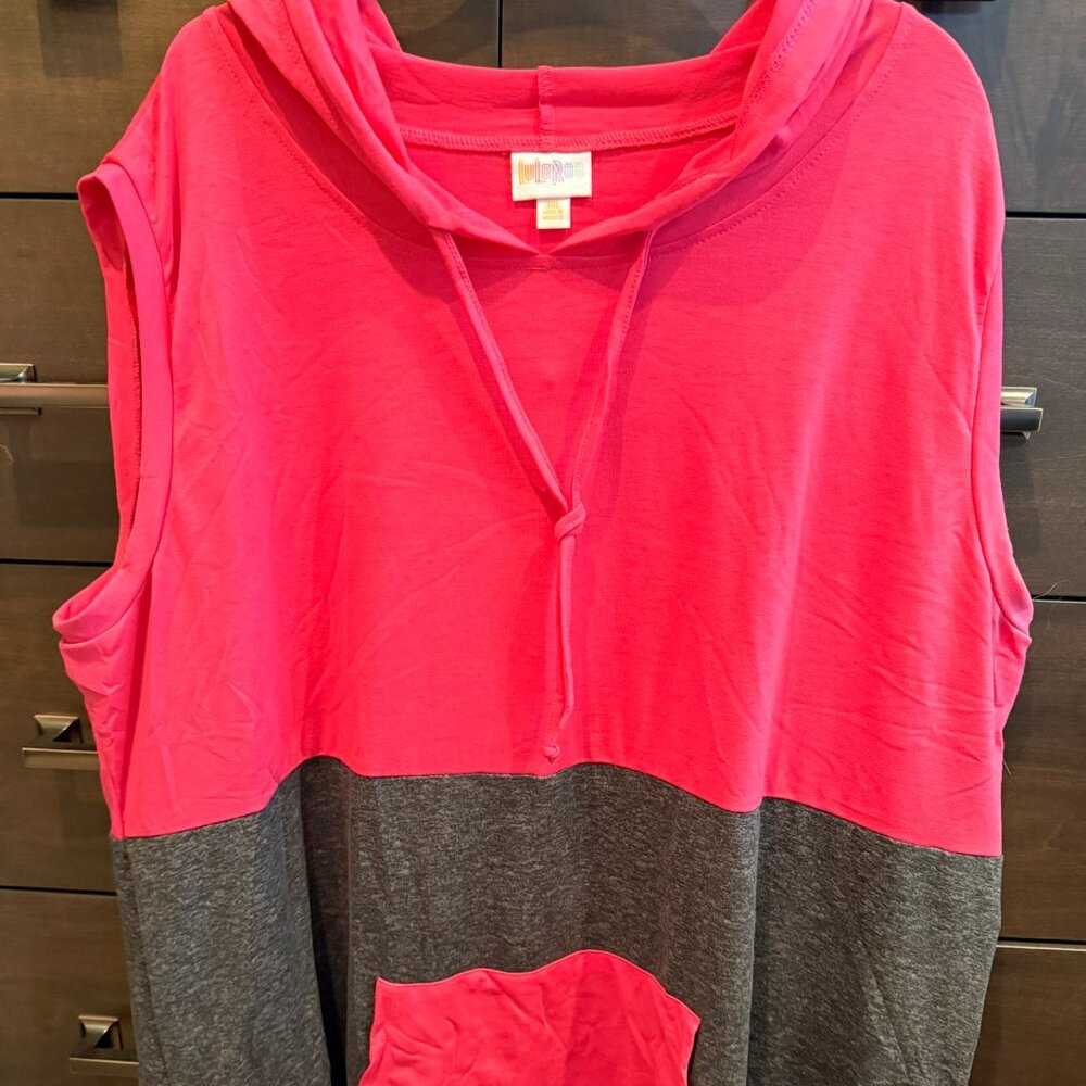 LuLaRoe ' Brittany' Sleeveless Hoodie 3X